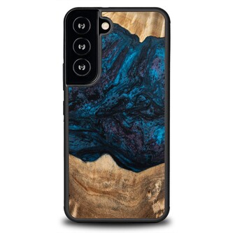 Etui Bewood Unique Neptun z drewna i żywicy na Samsung Galaxy S22 - granatowo-czarne