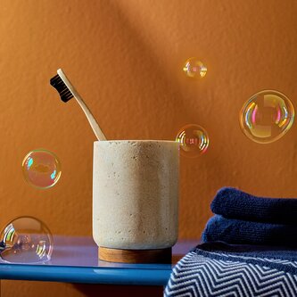 Koupelnový kalíšek | SALLI | s dřevěným prvkem | 8,2x11,2 cm | 895161 Homla