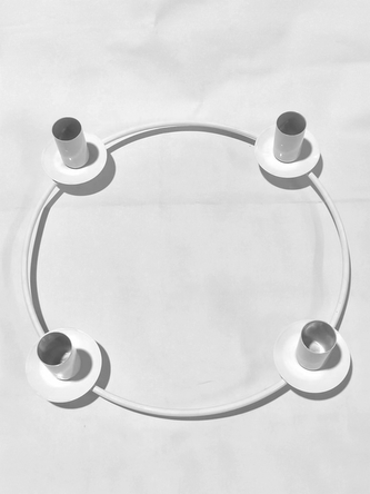 Kovový kruhový svícen bílý 25 cm