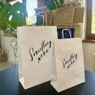 Be Nice bílá dárková taška - Something nice Velká: 32x41 (š x v)