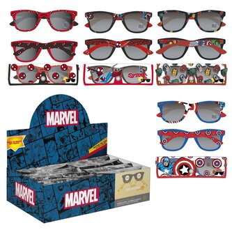 Okulary przeciwsłoneczne w display Marvel