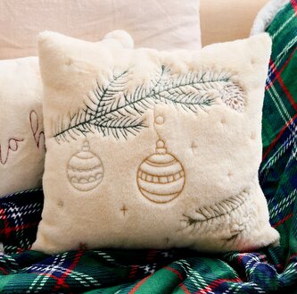 Vánoční polštář  | SNOWBELL | zdobená větvičkami | 45x45 cm | 709135