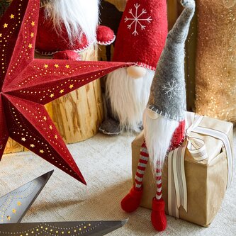 Vánoční  skřítek | NICK | sedící trpaslík s šedou čepicí 58 cm | 945209