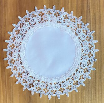 Dekorační ubrousek s krajkou LUCKY bílá O 30 cm MyBestHome