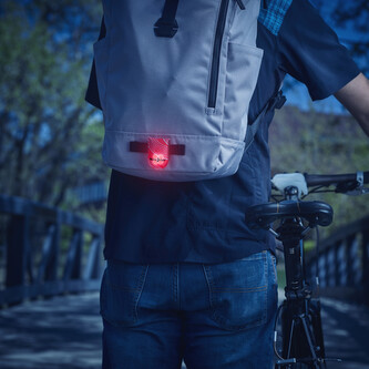 Magnetické značkovací LED světlo Nite Ize TagLit pro běžce Neonová červená