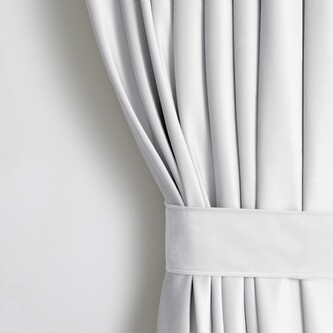 Závěs AmeliaHome Velvet 140x245 cm bílý, velikost 140x245