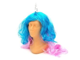 Peruka Jednorożec z rogiem