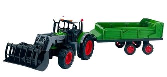 Traktor z turem i rozrzutnikiem