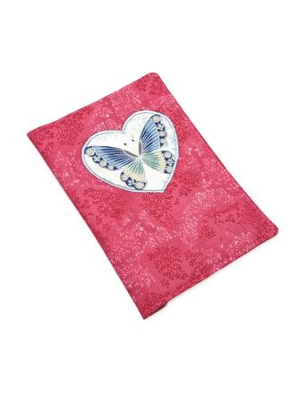 Obal na očkovací a zdravotní průkaz dítěte - Srdce - Modrý motýl 2 Obal na očkovací a zdravotní průkaz dítěte - Srdce - Modrý motýl 2