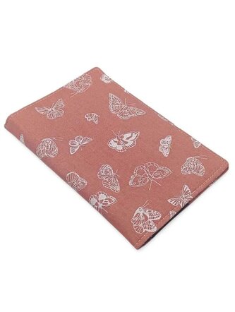 Obal na očkovací a zdravotní průkaz dítěte - Vintage Butterflies Obal na očkovací a zdravotní průkaz dítěte - Vintage Butterflies