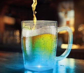 Svítící pivní půllitr, plastový