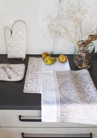 ZESTAW KUCHENNY 4-CZ.wzór 001 ETNO /2 ŚCIERKI 40x60, PODKŁADKA 20x20 cm, RĘKAWICA 17,5x28,5/