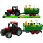 Traktor z przyczepą i ptakami