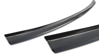 Ochranná lišta hrany kufru Mitsubishi Eclipse Cross 2018- (tmavá, matná) Ochranná lišta hrany kufru Mitsubishi Eclipse Cross 2018- (tmavá, matná)