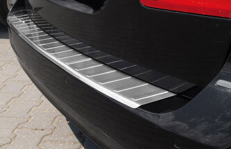 Ochranná lišta hrany kufru Mercedes E-Class 2009-2013 (W212, combi, matná) Ochranná lišta hrany kufru Mercedes E-Class 2009-2013 (W212, combi, matná)