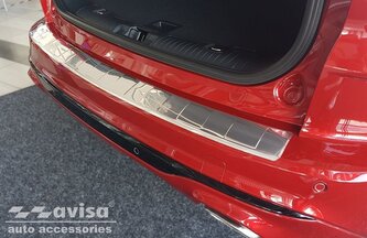 Ochranná lišta hrany kufru Ford Kuga 2020- (ST-Line a Vignale, matná) Ochranná lišta hrany kufru Ford Kuga 2020- (ST-Line a Vignale, matná)