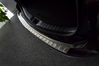 Ochranná lišta hrany kufru Toyota RAV4 2016-2018 (matná) Ochranná lišta hrany kufru Toyota RAV4 2016-2018 (matná)