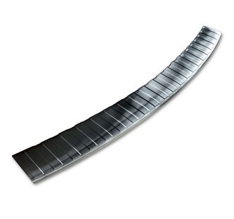 Ochranná lišta hrany kufru Škoda Octavia III. 2013-2017 (combi, tmavá, matná) Ochranná lišta hrany kufru Škoda Octavia III. 2013-2017 (combi, tmavá, matná)