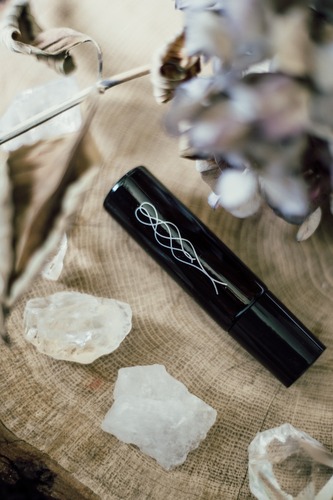 Přírodní vysokovibrační olejový parfém “MAGICKÁ”, 10ml