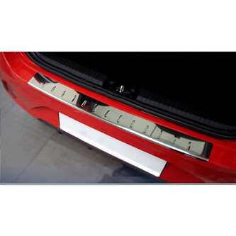 Ochranná lišta hrany kufru Škoda Octavia III. 2013-2017 (combi, chrom) Ochranná lišta hrany kufru Škoda Octavia III. 2013-2017 (combi, chrom)