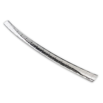 Ochranná lišta hrany kufru Mazda CX-5 2017- (matná) Ochranná lišta hrany kufru Mazda CX-5 2017- (matná)