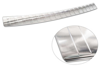 Ochranná lišta hrany kufru Ford Tourneo Connect 2022- (matná) Ochranná lišta hrany kufru Ford Tourneo Connect 2022- (matná)