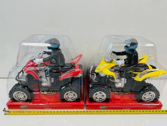 QUAD Z KIEROWCĄ I ŚWIATŁEM YF008