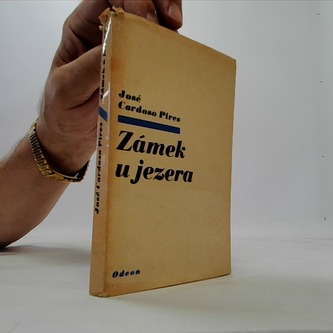 Zámek u jezera