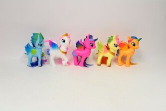 Jednorożec z ruchomą głową 13cm 6kol 640117 92130