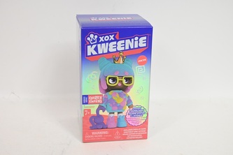 TMT XOX Kweenie lalka Quirky 1pak XOX30406 04051 TMT XOX Kweenie lalka Quirky 1pak XOX30406 04051
