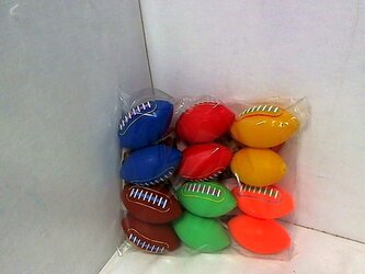 Piłka rugby dla Yorka piszcząca 7,6cm 233 72336