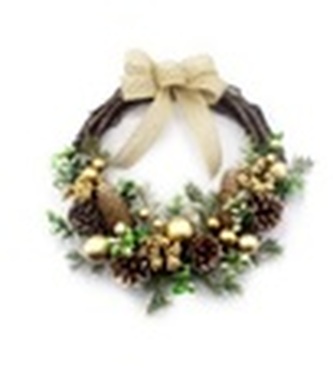 Wianek 30 cm świąteczny na obręczy z gałązek brzozy ze złotymi bombkami, szyszkami i kokardą