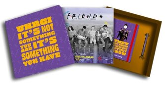 Dárkový set Friends - Přátelé: Kalendář - diář - propiska (31,4 x 31,4 x 4,1 cm)