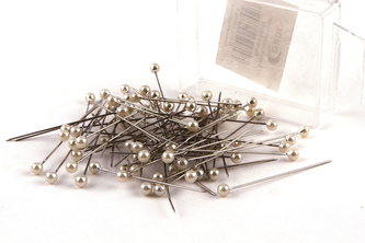 Dekorační špendlík do klopy 55mm bílý