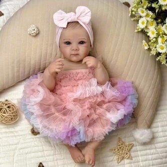 REALISTICKÁ VINYLOVÁ PANENKA