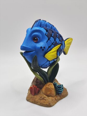 Malovaná pohyblivá rybka Delores – s podstavcem