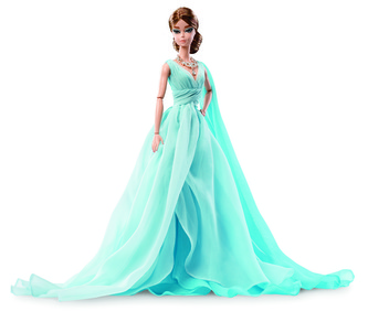 Barbie ve společenských šatech