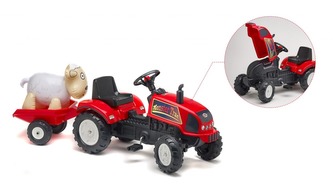 Traktor červený Trac s valníkem a ovečkou