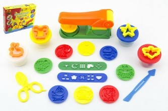 Tvořivá hmota/modelína 4ks + vykrajovátka sada 21ks v krabici 30x24x6cm