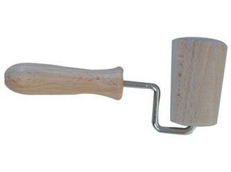 váleček na těsto jednoruč. 7cm dřev.