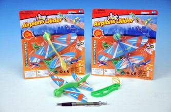 Vystřelovací letadlo 14cm asst 3 barvy na kartě