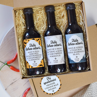 HOUSEDECOR Tři společníci - set vín pro TÁTU s dárkovou krabičkou a výplní