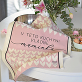 HOUSEDECOR Kuchyňská utěrka XXL - \"V této kuchyni vládne maminka.\"