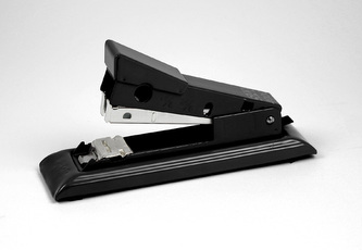 Sešívačka SAX 400, černá