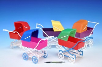 Kočárek mini plast hluboký 23cm; 5 barev v sáčku - 1 kus