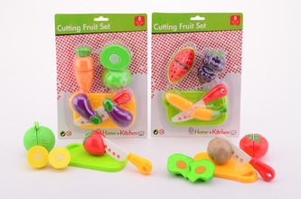 Ovoce a zelenina na prkénku + nožík