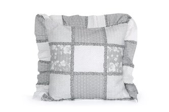 Polštářek s volánem krep na zip - patchwork světle šedý - 40x40 cm