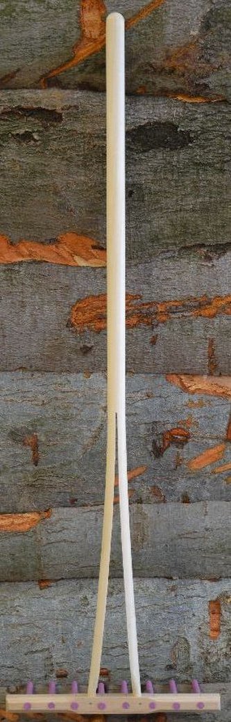 Hrábě dětské dřevěné 121cm