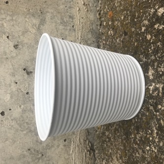 Obal na květináč plechový bílý 14,5x15,5 cm