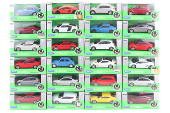 Auto 1:43 Welly MIX barba